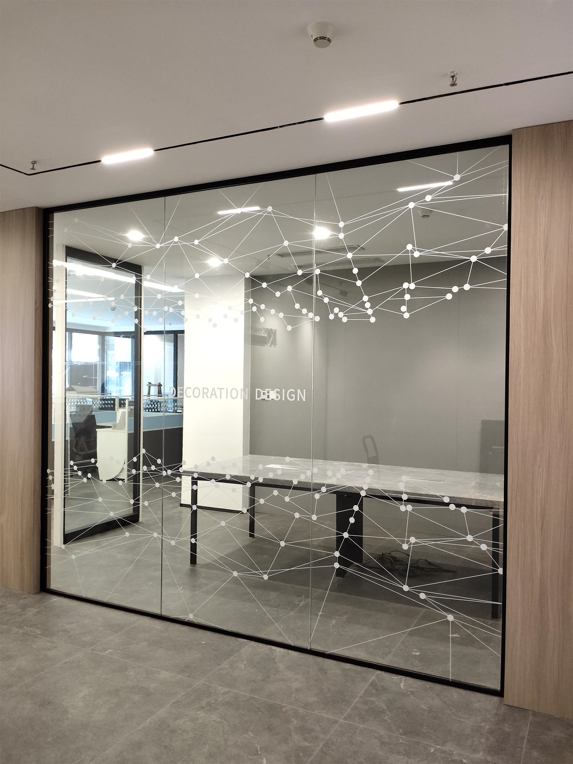 什么是全玻璃隔断？