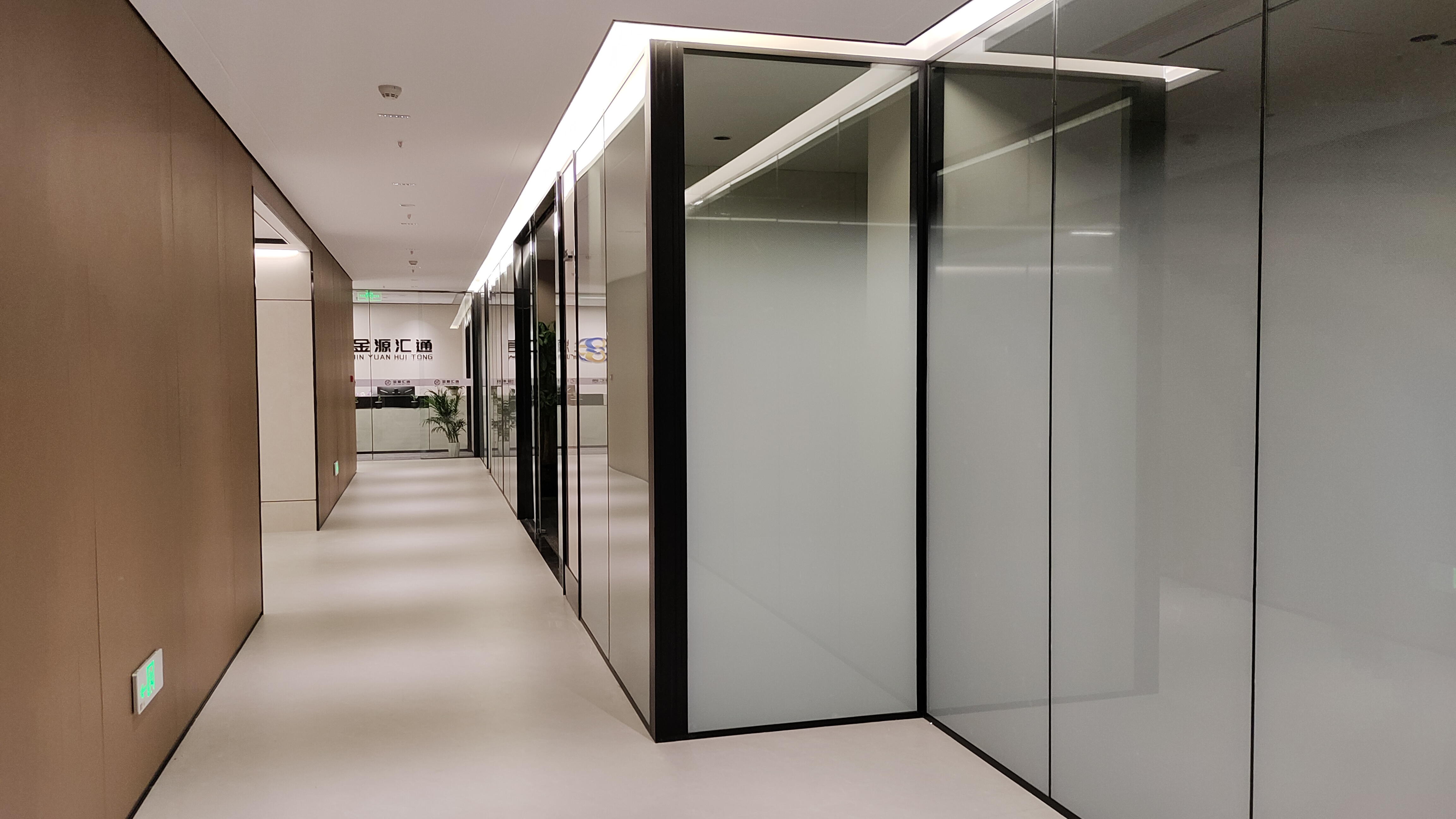 成都奥克斯广场两层楼隔断项目 | 成都奥玛斯源头工厂案例？